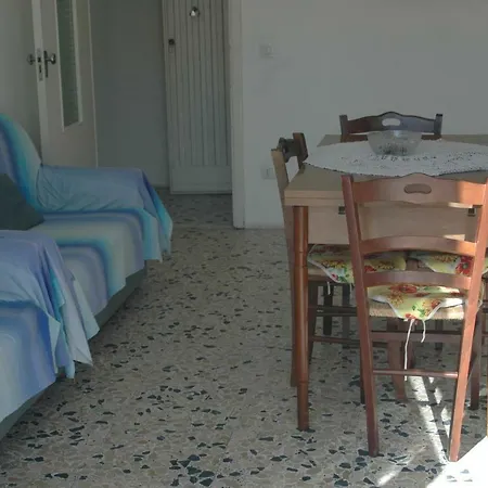 Casa Vacanza * La Caletta